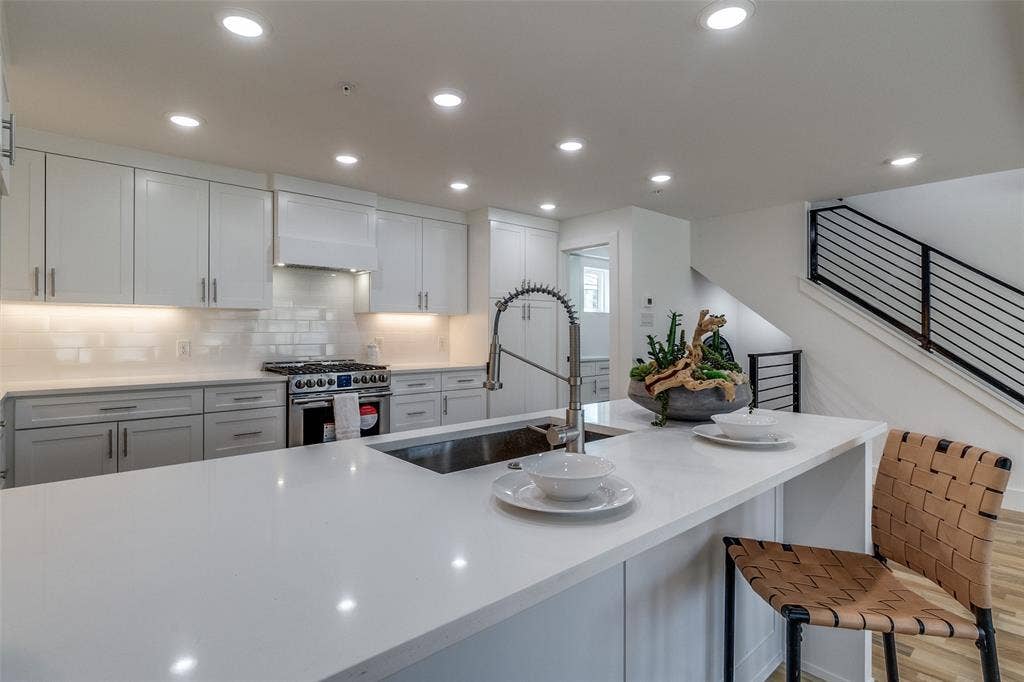 4701 San Jacinto Street, #101, Dallas, TX 75204 4701 San Jacinto Street, #101, Dallas, TX 75204