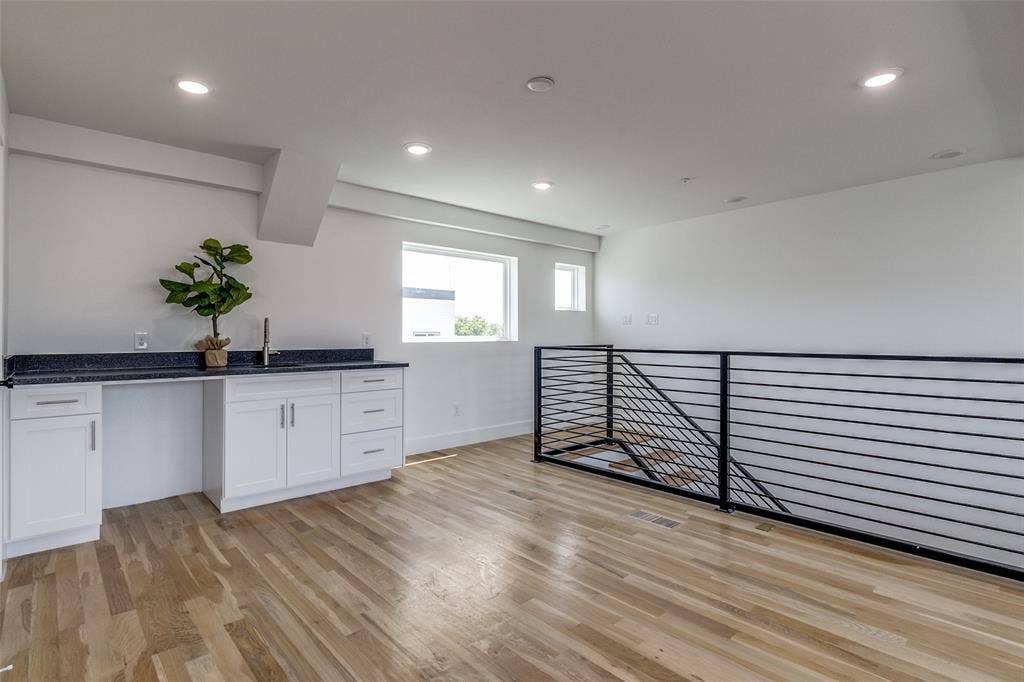 4701 San Jacinto Street, #101, Dallas, TX 75204 4701 San Jacinto Street, #101, Dallas, TX 75204