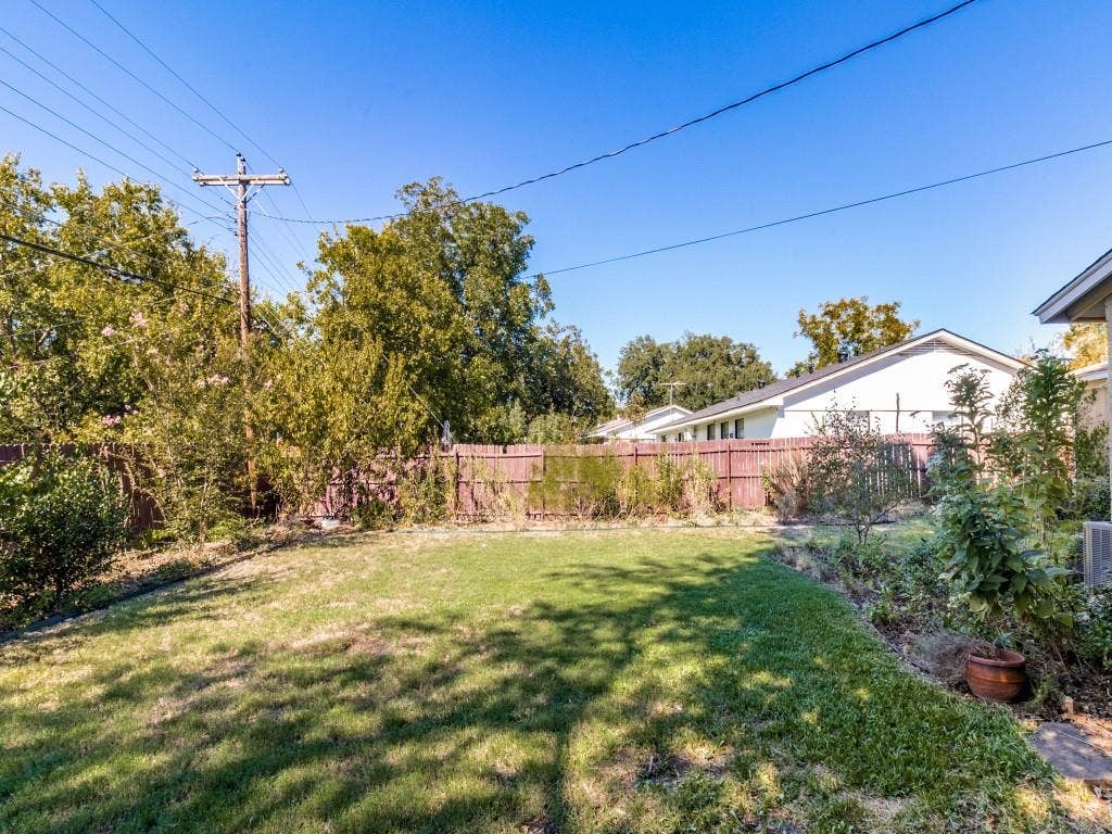 329 N Cottonwood Drive, Richardson, TX 75080 329 N Cottonwood Drive, Richardson, TX 75080
