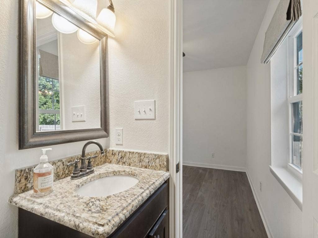 329 N Cottonwood Drive, Richardson, TX 75080 329 N Cottonwood Drive, Richardson, TX 75080