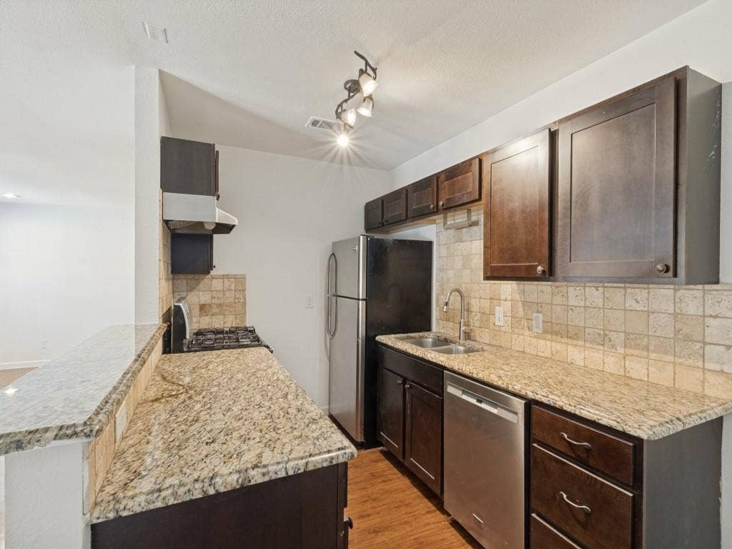 329 N Cottonwood Drive, Richardson, TX 75080 329 N Cottonwood Drive, Richardson, TX 75080