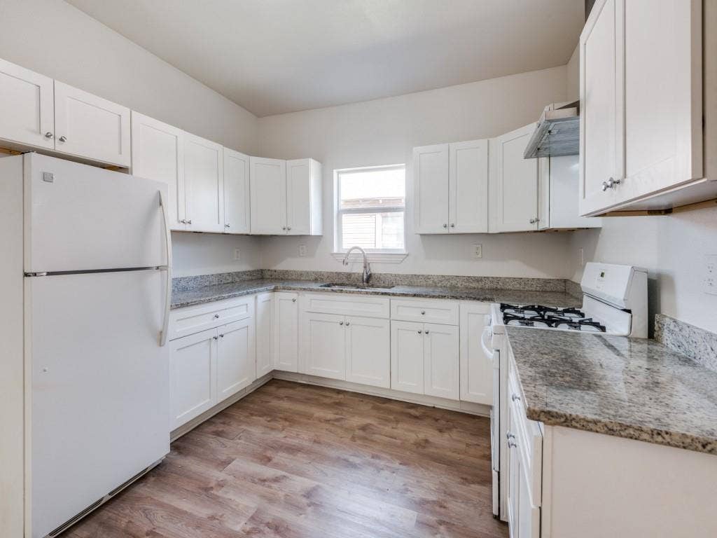 2300 Dathe Street, Dallas, TX 75215 2300 Dathe Street, Dallas, TX 75215