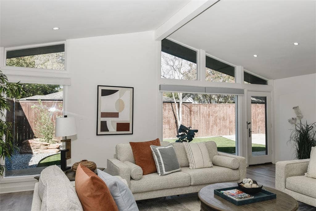 13936 Tanglewood Place, Farmers Branch, TX 75234 The large clerestory windows sharing great views