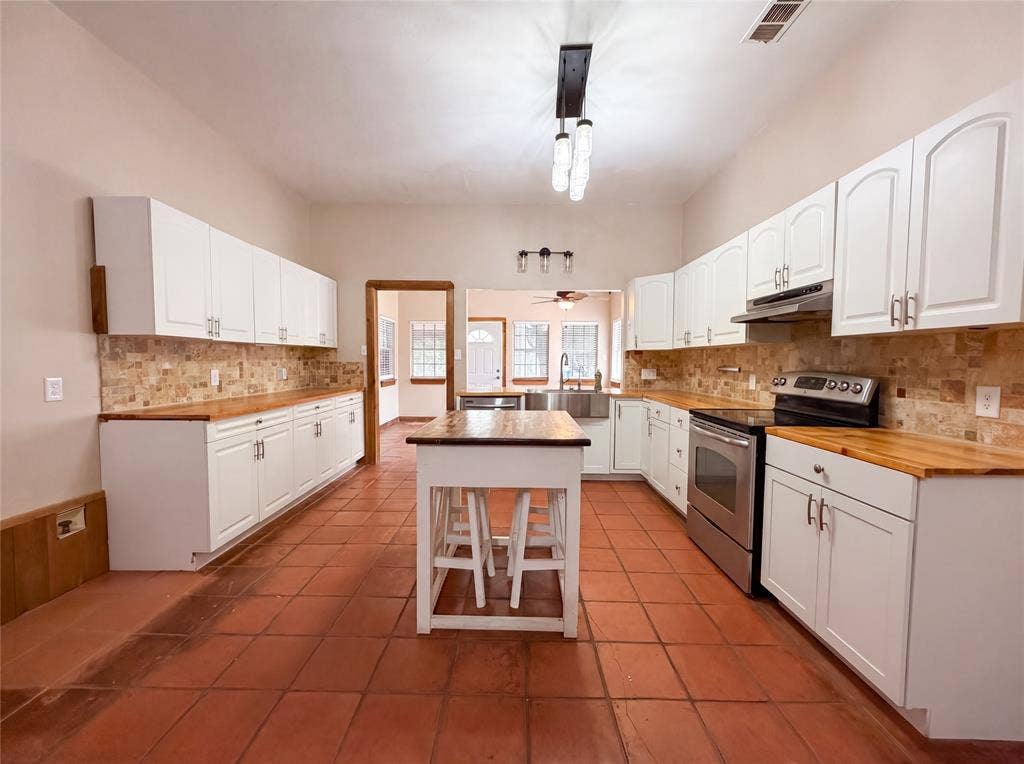 2603 Pecan Valley Drive, Granbury, TX 76048 2603 Pecan Valley Drive, Granbury, TX 76048