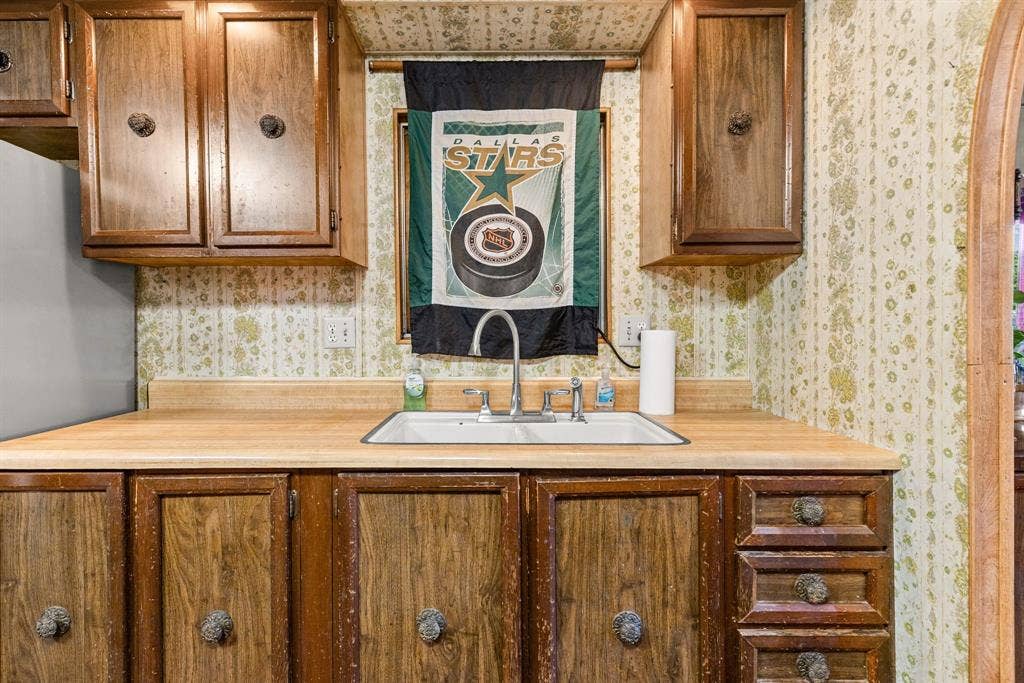 10830 Paradise Lane, Wills Point, TX 75169 10830 Paradise Lane, Wills Point, TX 75169