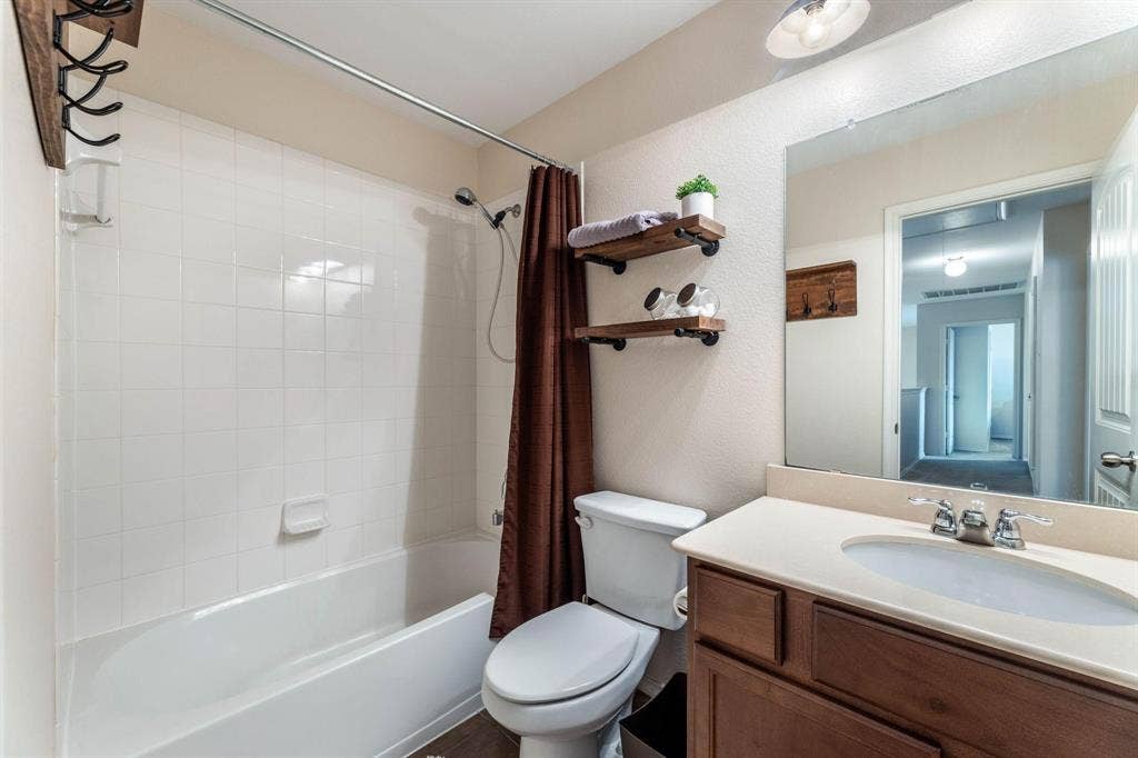 2121 Meadow View Drive, Princeton, TX 75407 2121 Meadow View Drive, Princeton, TX 75407