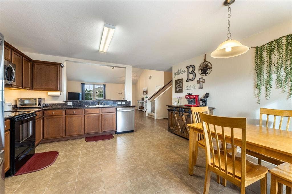 2121 Meadow View Drive, Princeton, TX 75407 2121 Meadow View Drive, Princeton, TX 75407
