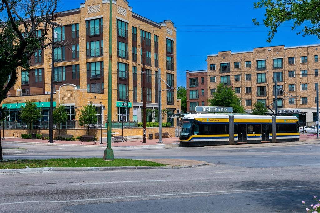 1027 Eldorado Avenue, Dallas, TX 75208 The Dart Trolley Line Connects DT and Bishop Arts