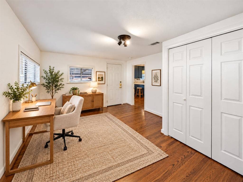 1027 Eldorado Avenue, Dallas, TX 75208 Rear Third Bedroom with Separate Entry and En-Suite Bath. Virtually Staged