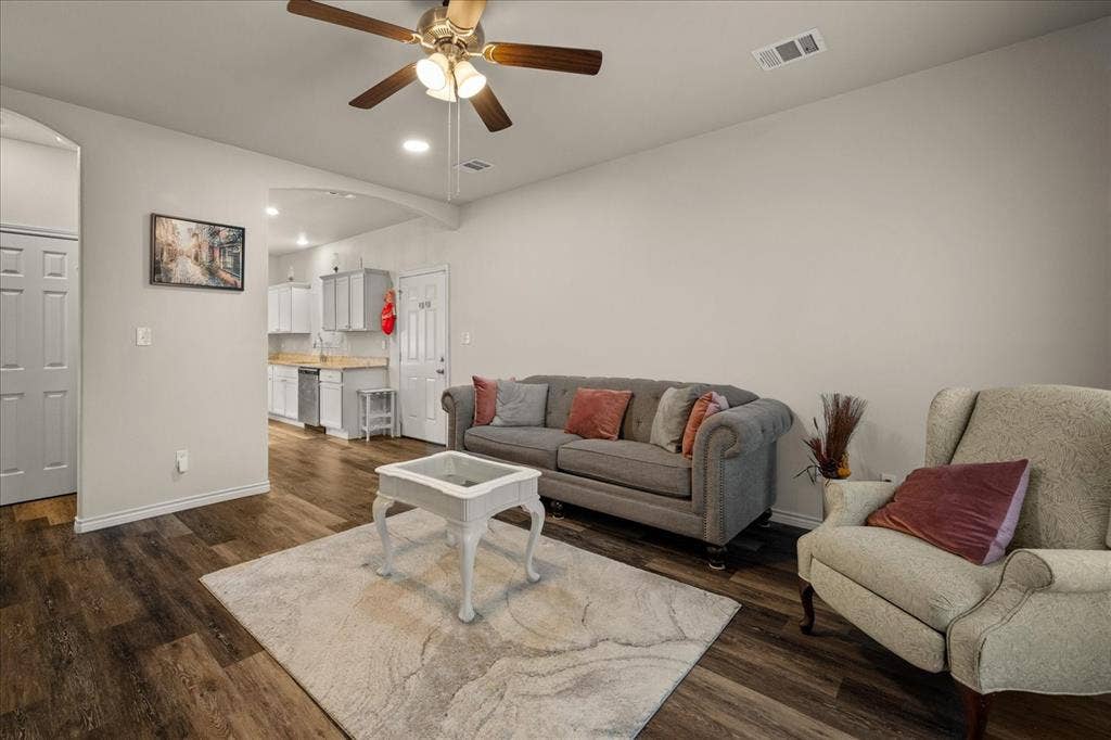 2115 Jones Street, Greenville, TX 75401 2115 Jones Street, Greenville, TX 75401