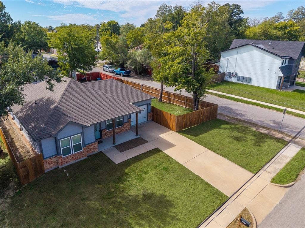 2115 Jones Street, Greenville, TX 75401 2115 Jones Street, Greenville, TX 75401