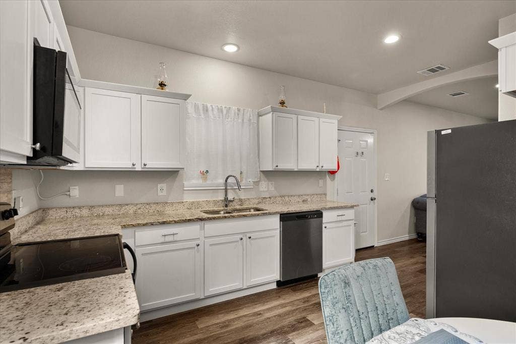 2115 Jones Street, Greenville, TX 75401 2115 Jones Street, Greenville, TX 75401