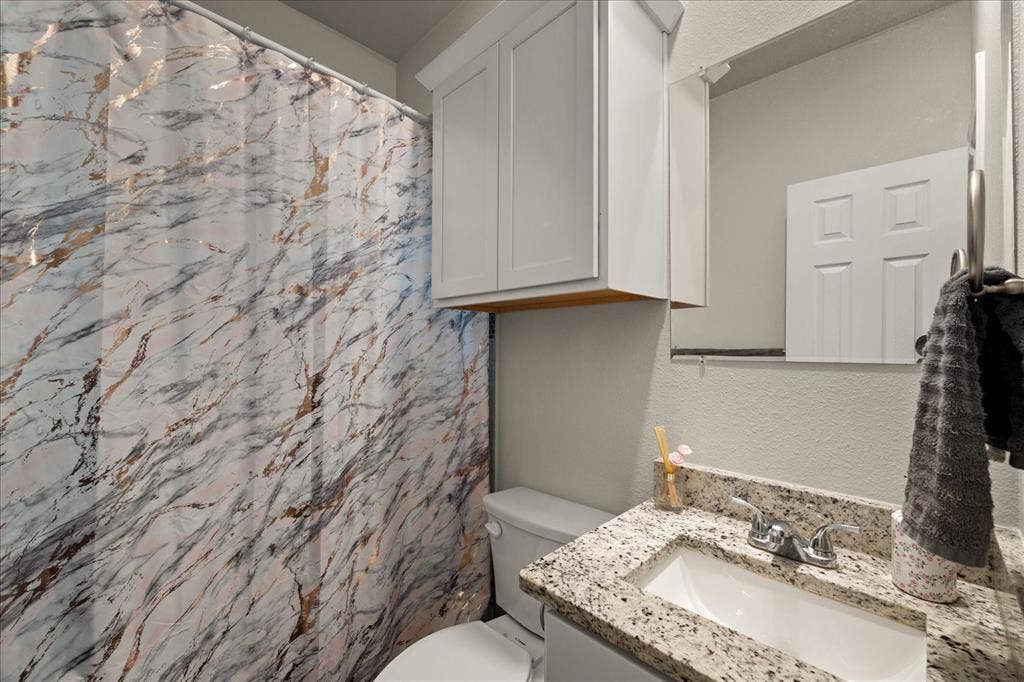 2115 Jones Street, Greenville, TX 75401 2115 Jones Street, Greenville, TX 75401