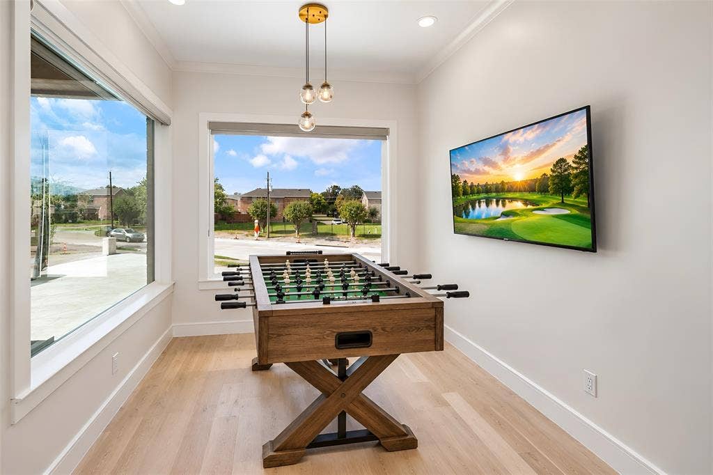 601 S Jupiter Road, Allen, TX 75002 Upstairs Bonus Room Virtually Staged