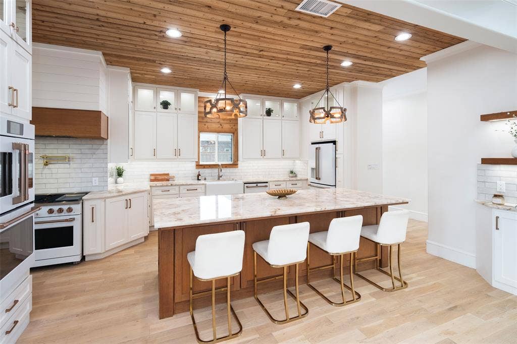 601 S Jupiter Road, Allen, TX 75002 601 S Jupiter Road, Allen, TX 75002