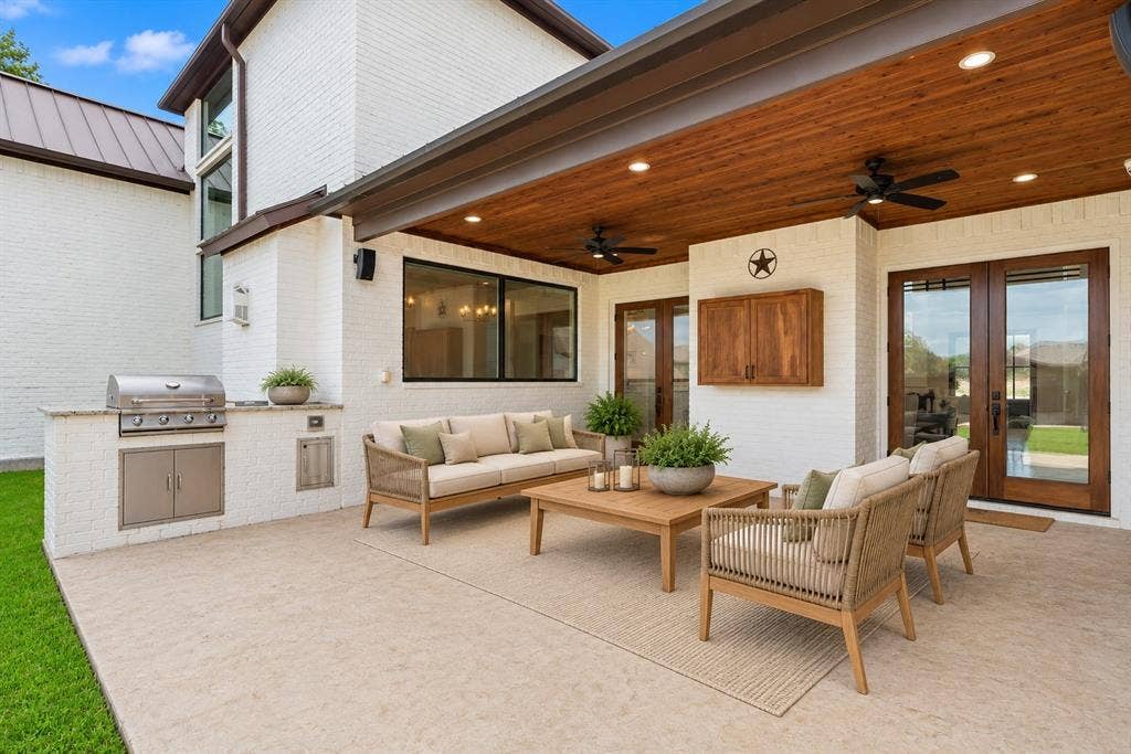 601 S Jupiter Road, Allen, TX 75002 Main house Outdoor Living Area