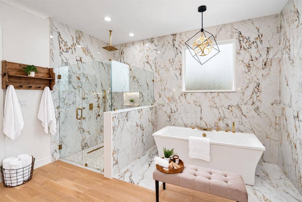 601 S Jupiter Road, Allen, TX 75002 Primary Tub and Shower