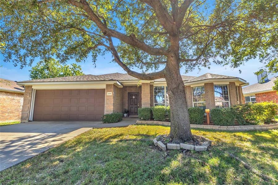 Property photo for 205 Tripp Trail, Denton, TX