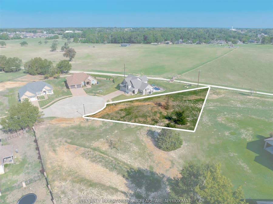 Property photo for 4101 Hannah Circle, Lindale, TX