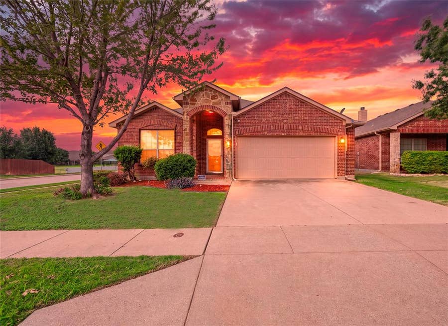 Property photo for 10901 Hawks Landing Road, Fort Worth, TX
