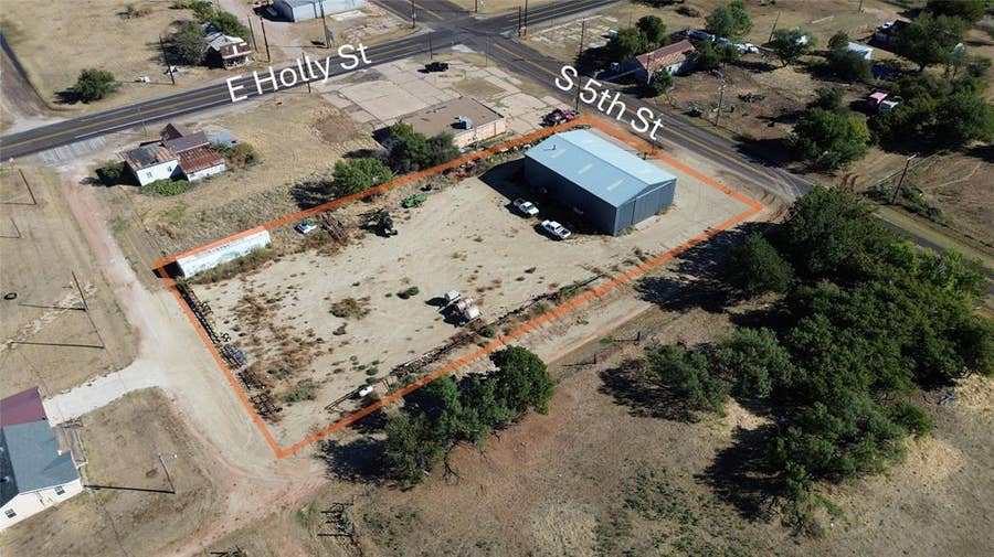 Property photo for 105 S 5th Street, Goree, TX