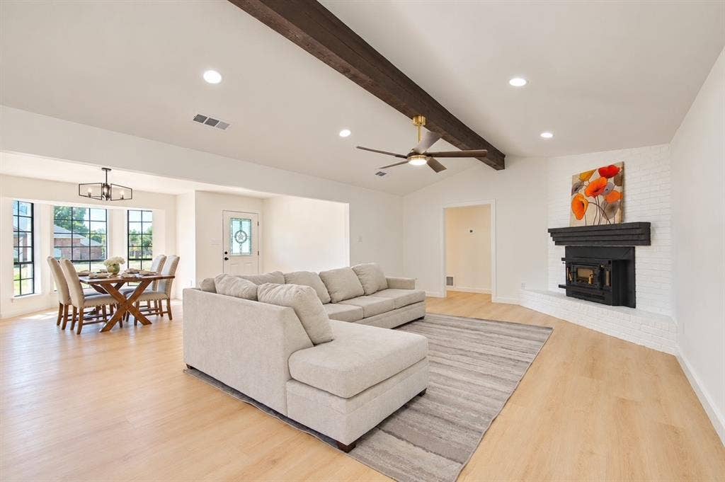 107 Locust Drive, Oak Leaf, TX 75154 107 Locust Drive, Oak Leaf, TX 75154