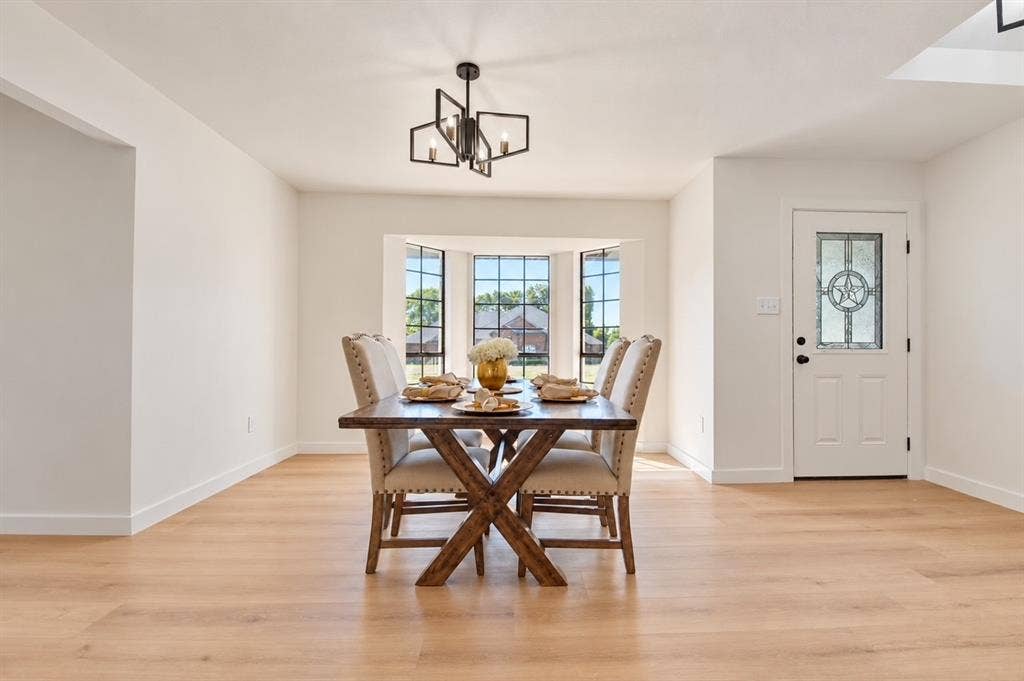 107 Locust Drive, Oak Leaf, TX 75154 107 Locust Drive, Oak Leaf, TX 75154
