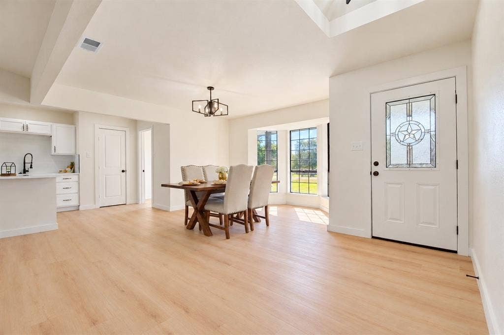 107 Locust Drive, Oak Leaf, TX 75154 107 Locust Drive, Oak Leaf, TX 75154