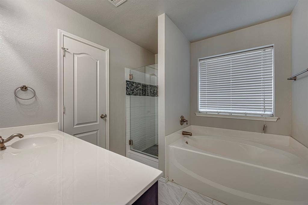 713 Escapade Court, Midlothian, TX 76065