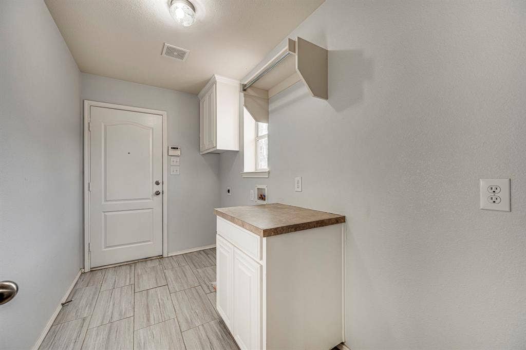 713 Escapade Court, Midlothian, TX 76065