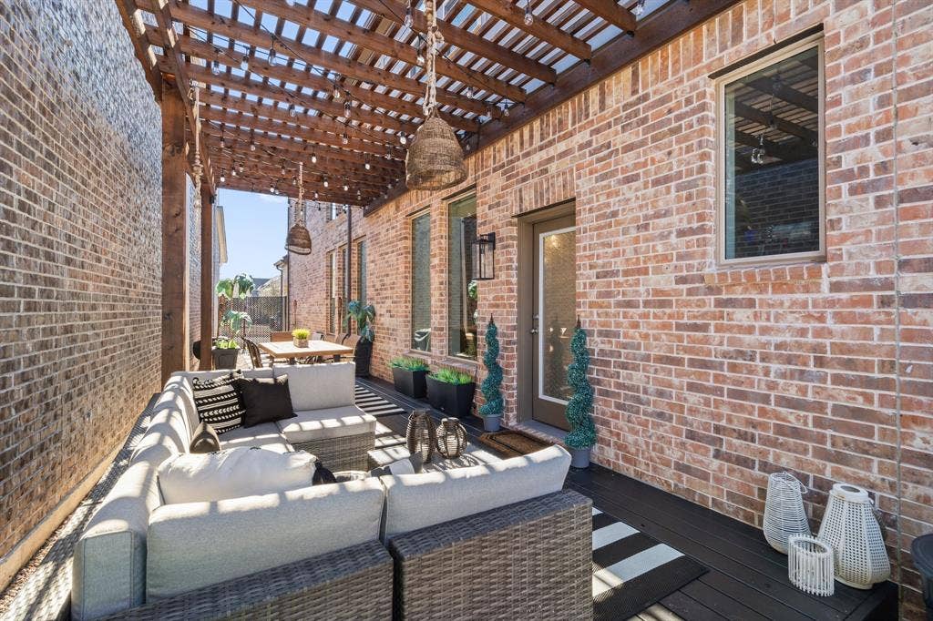 7240 San Saba Drive, McKinney, TX 75070 7240 San Saba Drive, McKinney, TX 75070