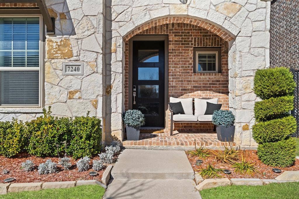 7240 San Saba Drive, McKinney, TX 75070 7240 San Saba Drive, McKinney, TX 75070