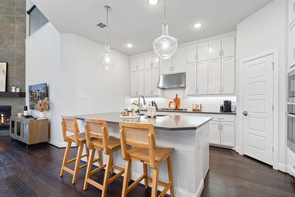 7240 San Saba Drive, McKinney, TX 75070 7240 San Saba Drive, McKinney, TX 75070