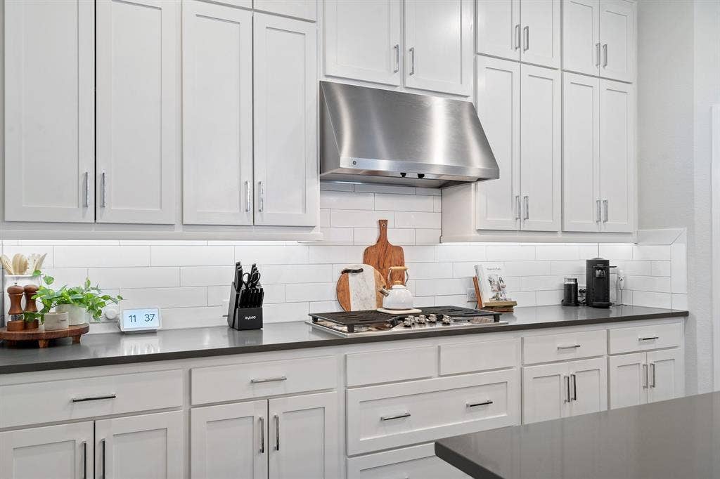 7240 San Saba Drive, McKinney, TX 75070 7240 San Saba Drive, McKinney, TX 75070