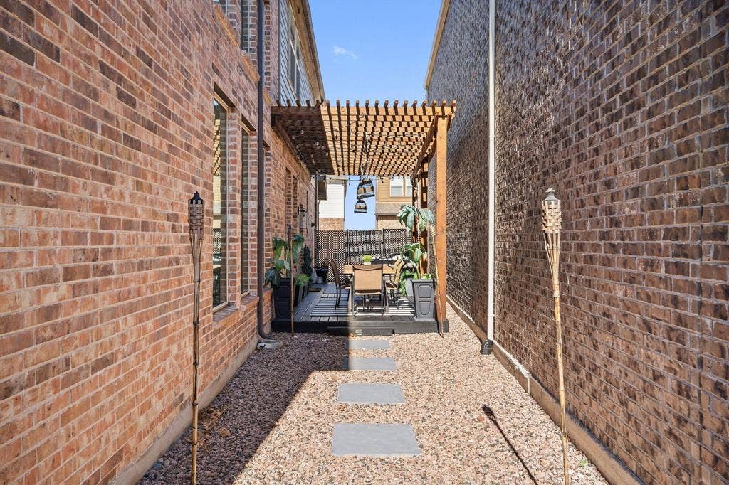 7240 San Saba Drive, McKinney, TX 75070 7240 San Saba Drive, McKinney, TX 75070