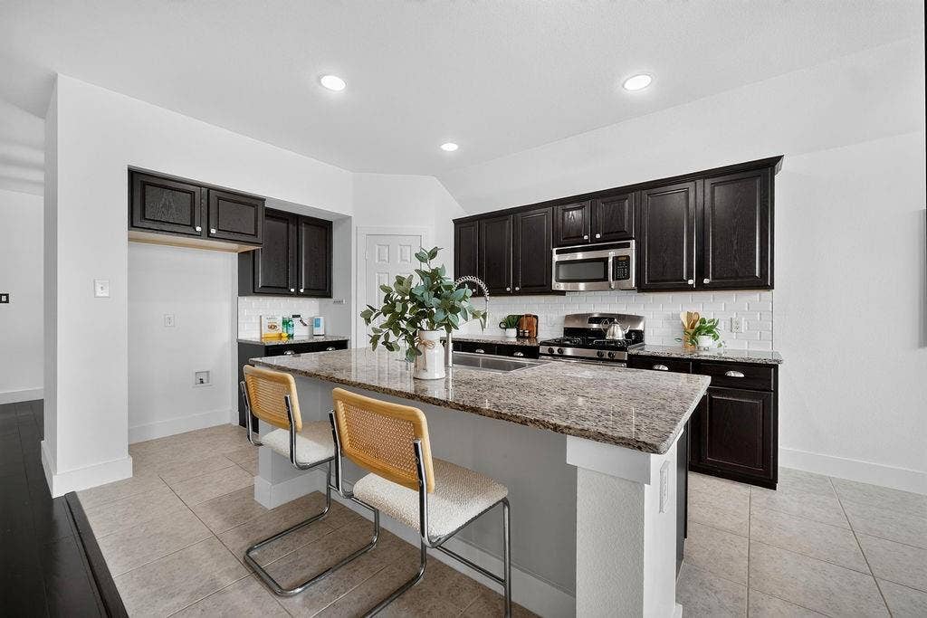 605 Stableford Street, Celina, TX 75009 605 Stableford Street, Celina, TX 75009