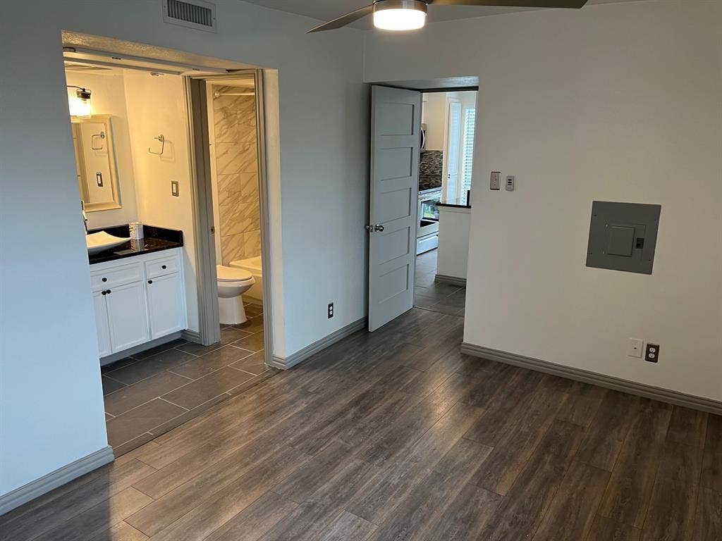 2800 Douglas Avenue, #219, Dallas, TX 75219