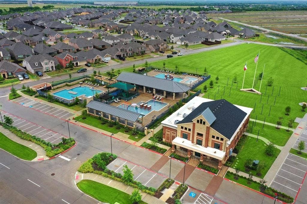 1825 Sandlin Drive, Forney, TX 75126 1825 Sandlin Drive, Forney, TX 75126