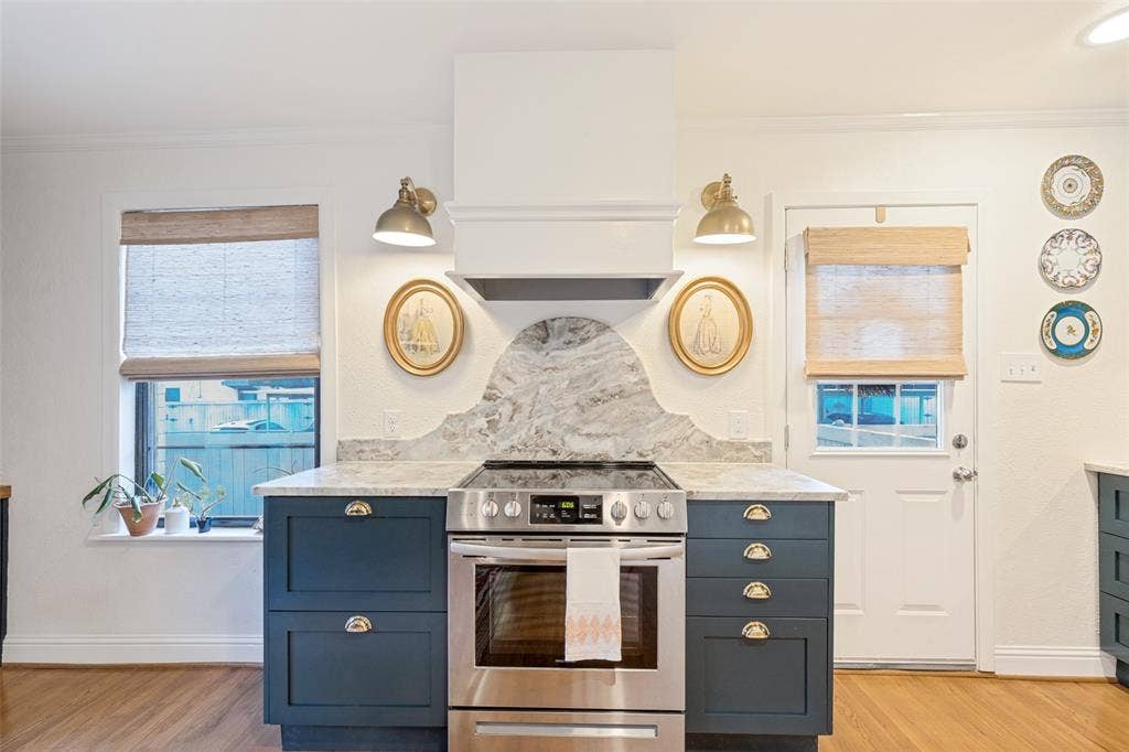5039 N Hall Street, Dallas, TX 75235