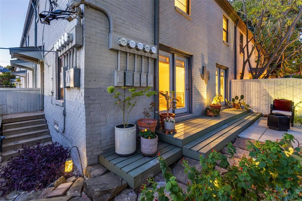 5039 N Hall Street, Dallas, TX 75235