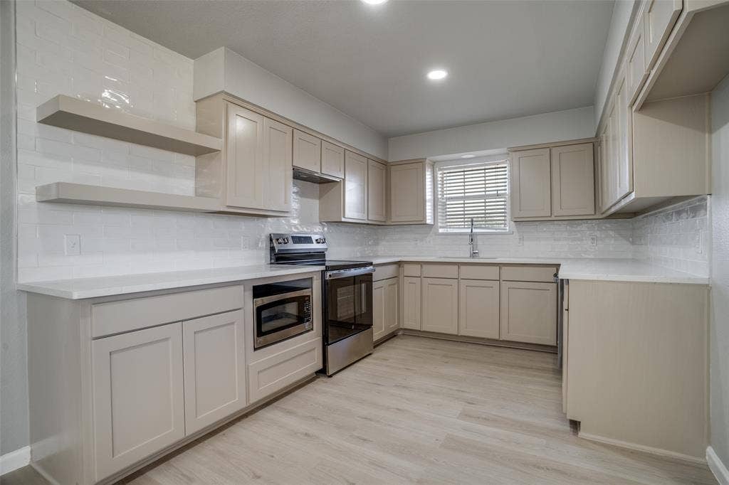 3722 Carrie Lane, St. Paul, TX 75098 3722 Carrie Lane, St. Paul, TX 75098