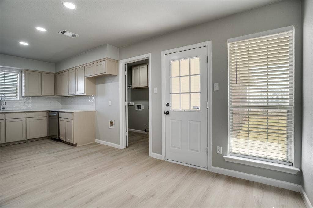 3722 Carrie Lane, St. Paul, TX 75098 3722 Carrie Lane, St. Paul, TX 75098