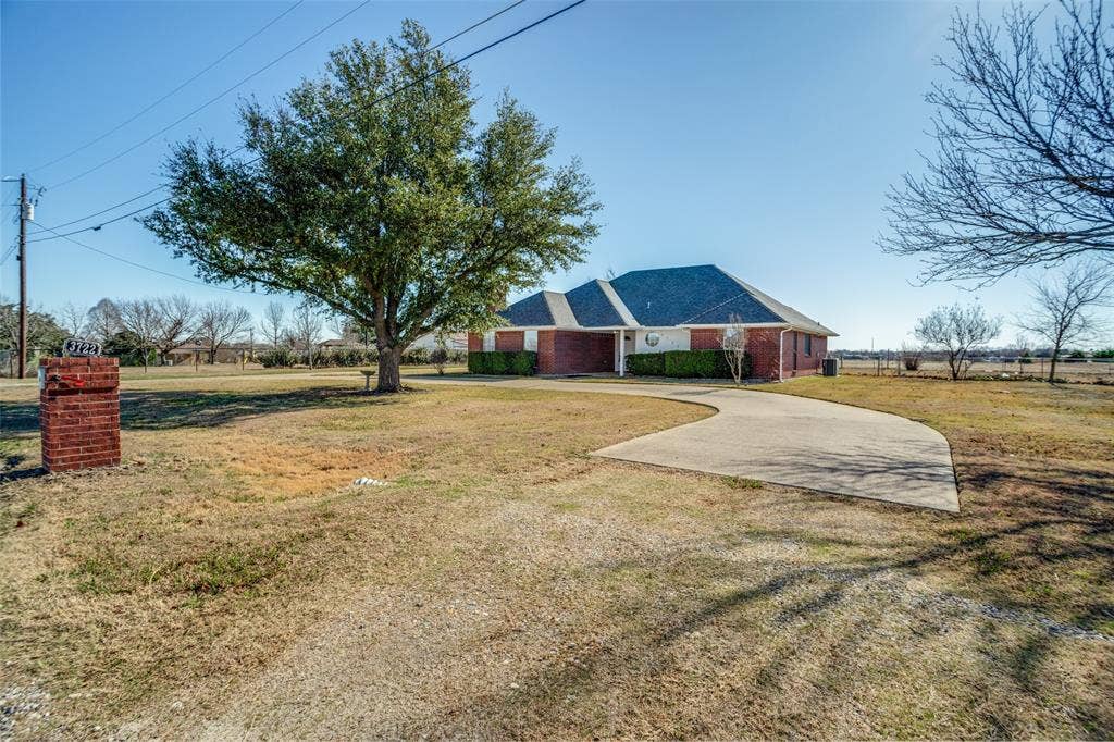 3722 Carrie Lane, St. Paul, TX 75098 3722 Carrie Lane, St. Paul, TX 75098