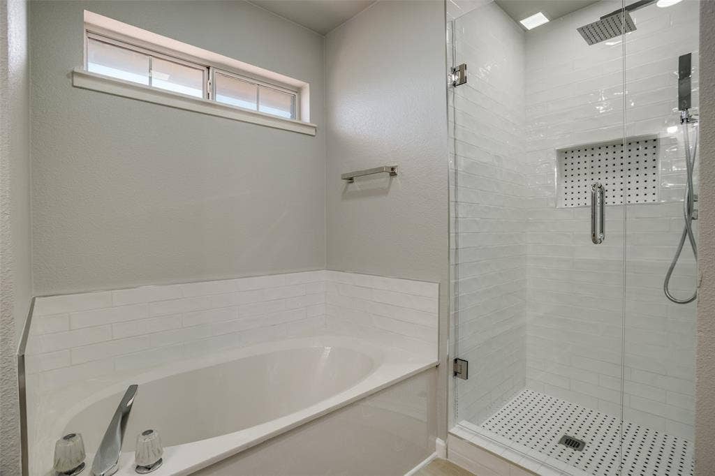 3722 Carrie Lane, St. Paul, TX 75098 3722 Carrie Lane, St. Paul, TX 75098