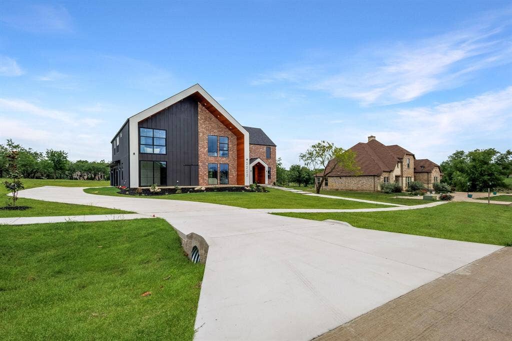 2222 Alyssum Drive, Cedar Hill, TX 75104 2222 Alyssum Drive, Cedar Hill, TX 75104