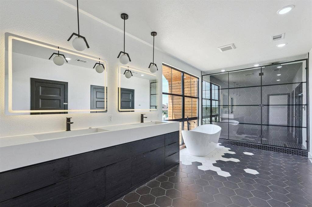 2222 Alyssum Drive, Cedar Hill, TX 75104 2222 Alyssum Drive, Cedar Hill, TX 75104