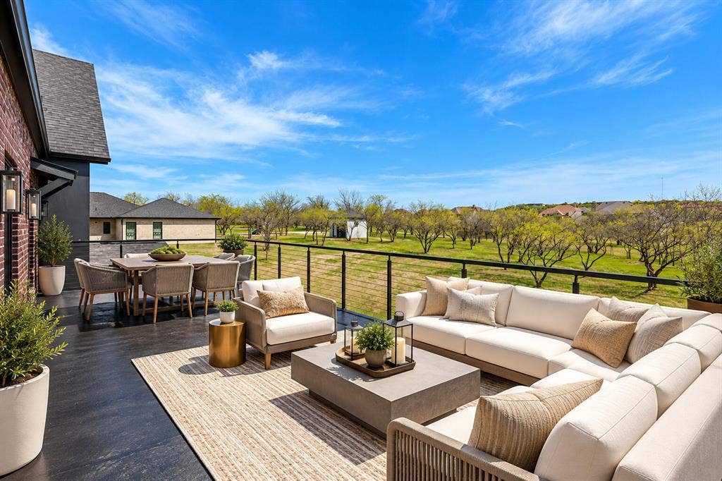 2222 Alyssum Drive, Cedar Hill, TX 75104 Virtually Staged