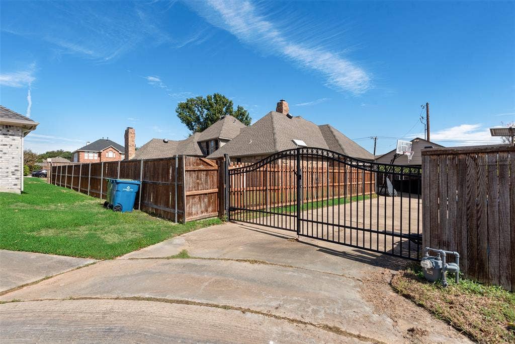 2228 Lorraine Drive, Carrollton, TX 75006 2228 Lorraine Drive, Carrollton, TX 75006
