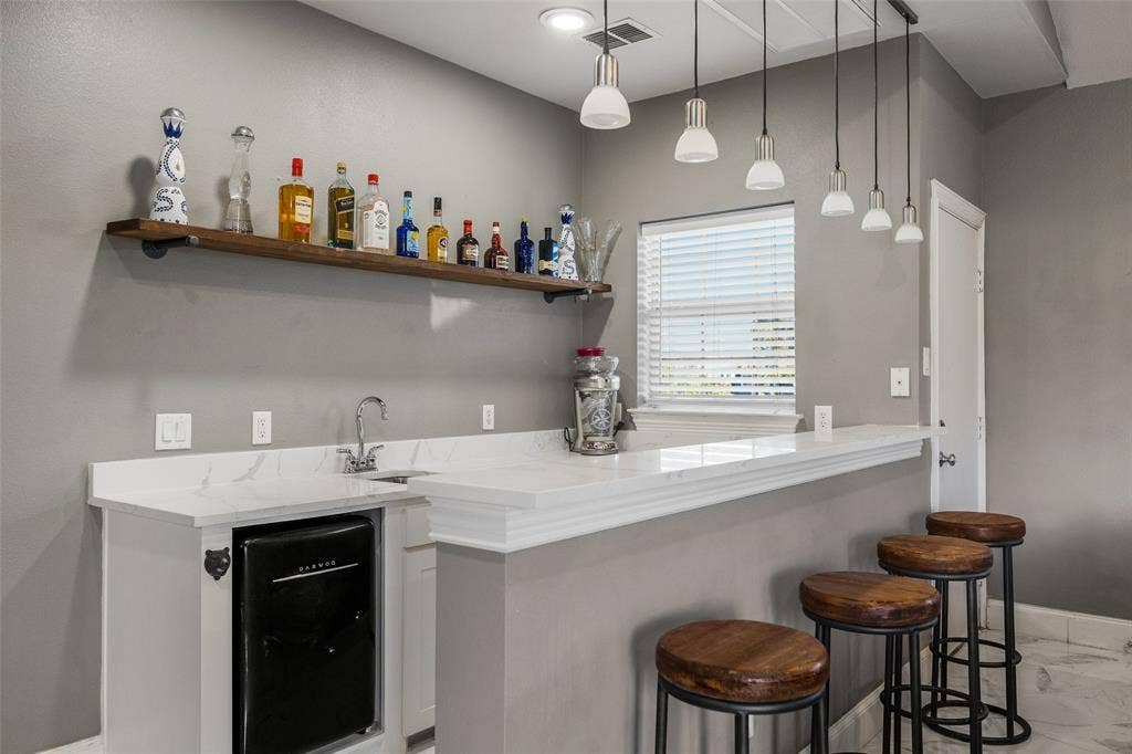2707 Gaston Avenue, Dallas, TX 75226 2707 Gaston Avenue, Dallas, TX 75226
