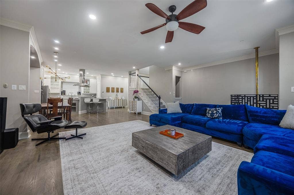 2707 Gaston Avenue, Dallas, TX 75226 2707 Gaston Avenue, Dallas, TX 75226